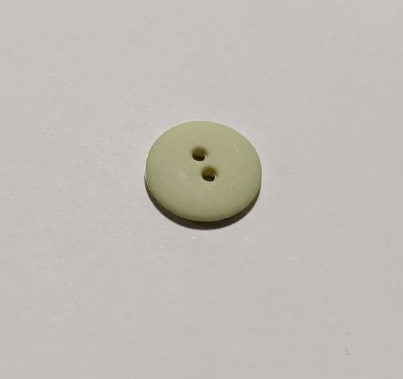 green none - Pale Green Round 2 Hole Plastic Button - 15mm / 5/8 inch - Dill Buttons - Set of 4