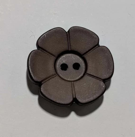 brown none - Daisy Brown Flower Plastic Button - 28mm / 1 1/8 inch - Dill Buttons - Set of 2