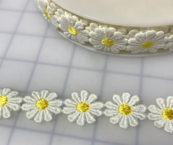white lace - Embroidered Lace White Daisies Applique Trim 1" wide Made in France