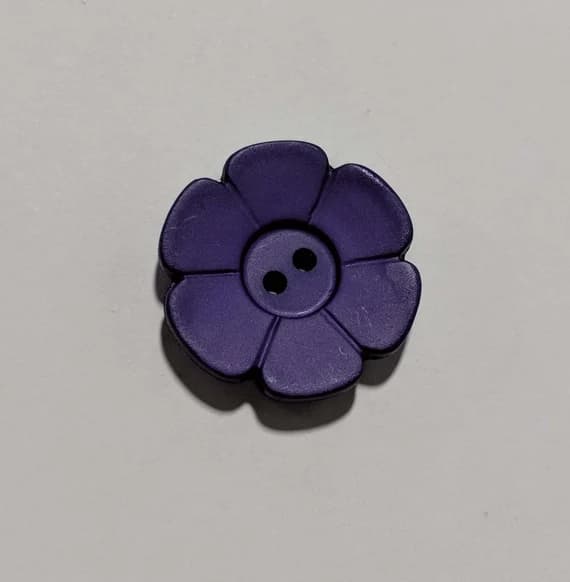 purple none - Daisy Purple Flower Plastic Button - 28mm / 1 1/8 inch - Dill Buttons - Set of 2