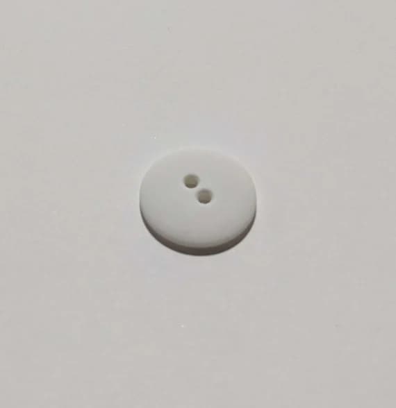 white none - White Round 2 Hole Plastic Button - 20mm / 3/4 inch - Dill Buttons - Set of 4