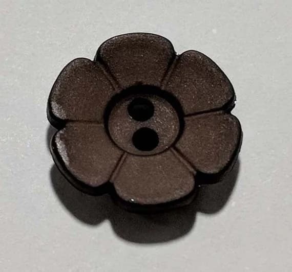 brown none - Dark Brown Daisy Flower Plastic Button - 15mm / 5/8 inch - Dill Buttons - Set of 4