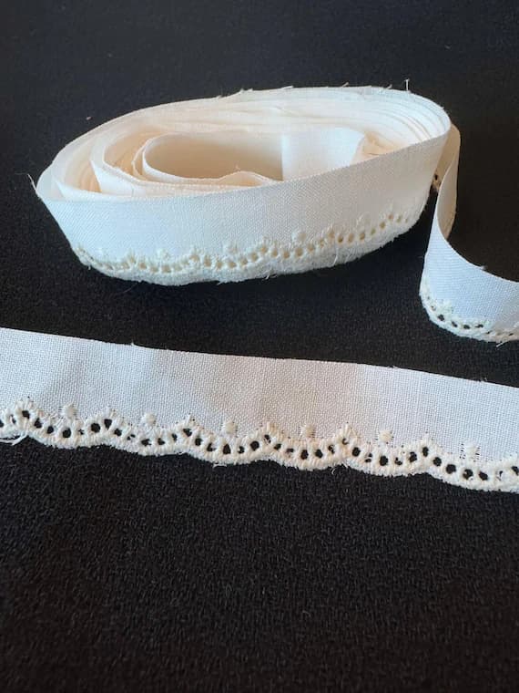 white lace - Dots Scalloped Vintage Embroidery LINEN Heirloom Border Lace Trim White 3/4" wide