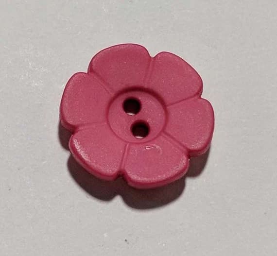 fuchsia none - Fuchsia Pink Daisy Flower Plastic Button - 15mm / 5/8 inch - Dill Buttons - Set of 4
