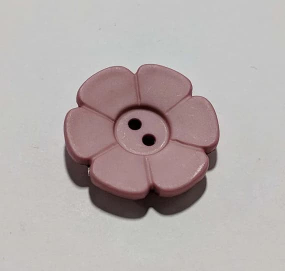 none - Daisy Dusty Rose Flower Plastic Button - 28mm / 1 1/8 inch - Dill Buttons - Set of 2