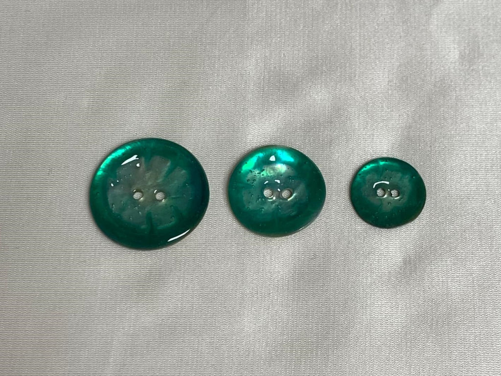 Italian Dyed Emerald Green Natural Shell MOP Pearl Button (3 Sizes to Choose From)