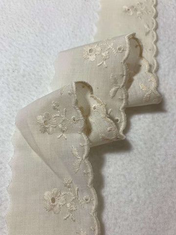 Vintage Cotton Blend Flowers Eyelet Lace Trim Ecru 2.5" wide x 2 Yards