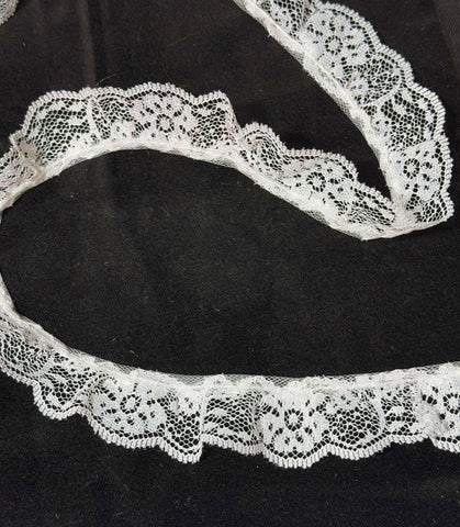 Vintage White Floral Ruffle Border Lace Trim 1-1/8" wide x 3 Yards