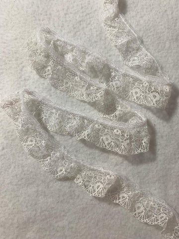 Vintage Floral Ruffle Border Lace Trim Ivory 1" wide x 3 Yards