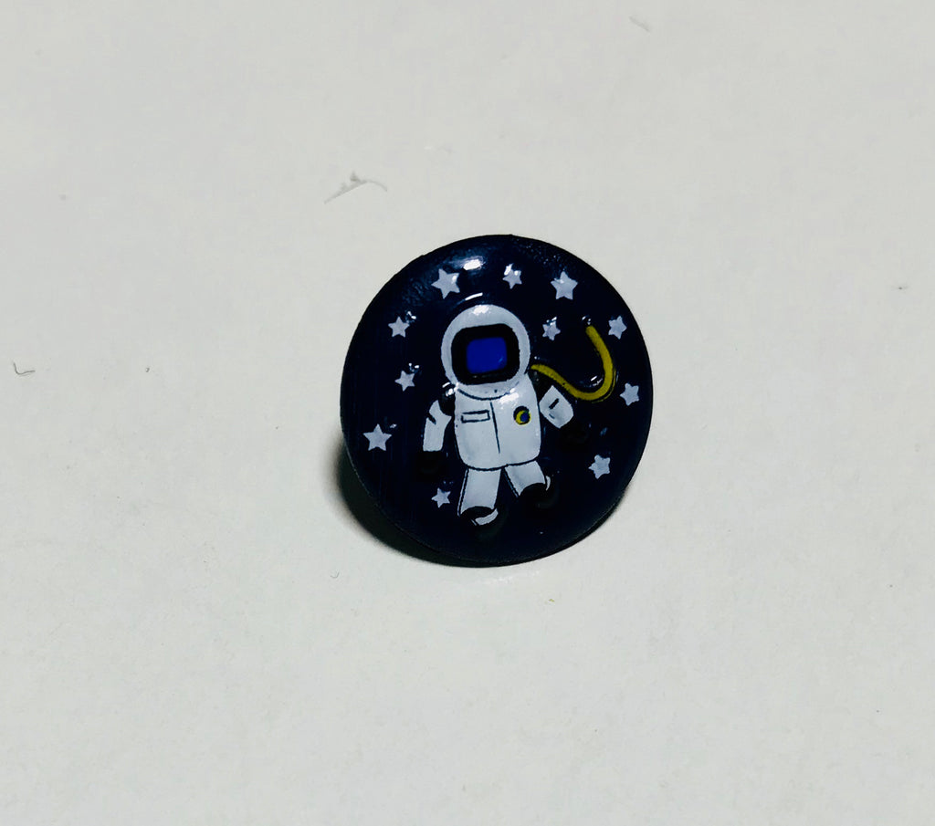 Space Astronaut Plastic Button - 15mm / 5/8" - Dill Buttons Brand