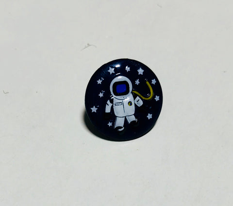 Space Astronaut Plastic Button - 15mm / 5/8" - Dill Buttons Brand